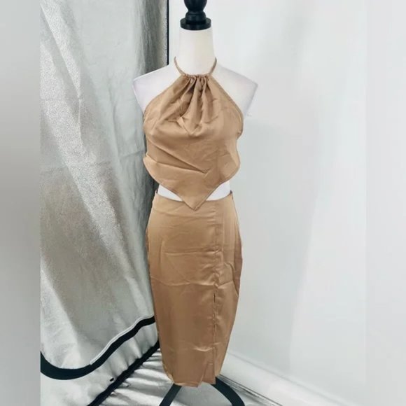 Nude Satin Halter Neck Backless Handkerchief Top and Front Silt Midi Skirt Set - Picture 9 of 17